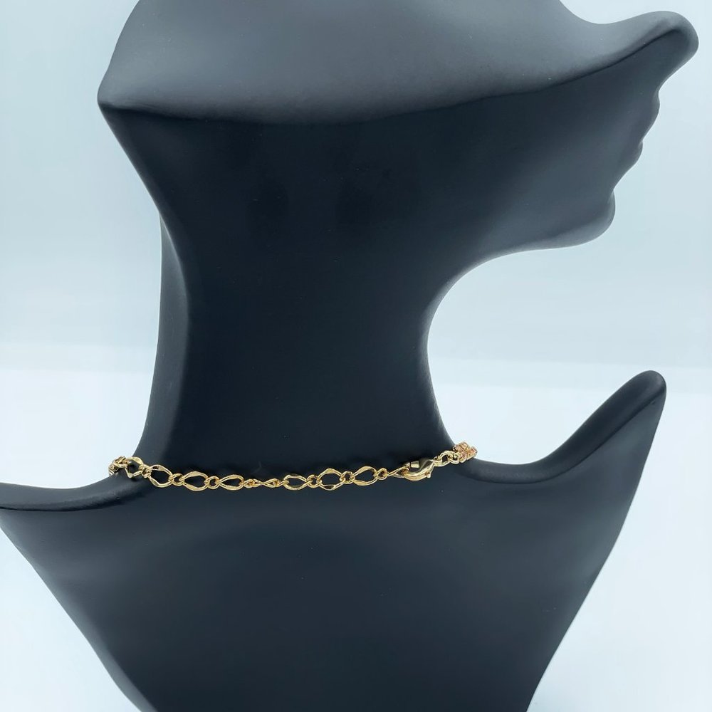 Swarovski Crystal Elements on a Gold toned Necklace - Picture 7 of 15